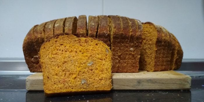 Pan de molde de calabaza y nueces